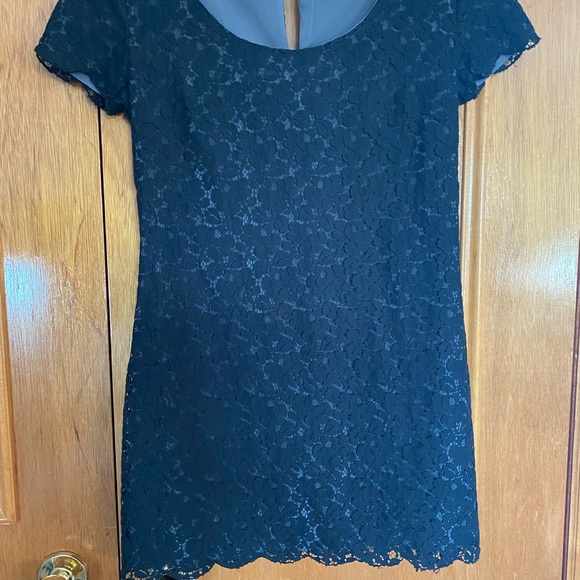 Aritzia Lace Mini Dress - Picture 5 of 11